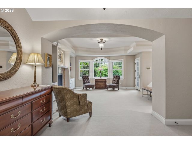 1561 CHANDLER Rd, Lake Oswego, OR 97034