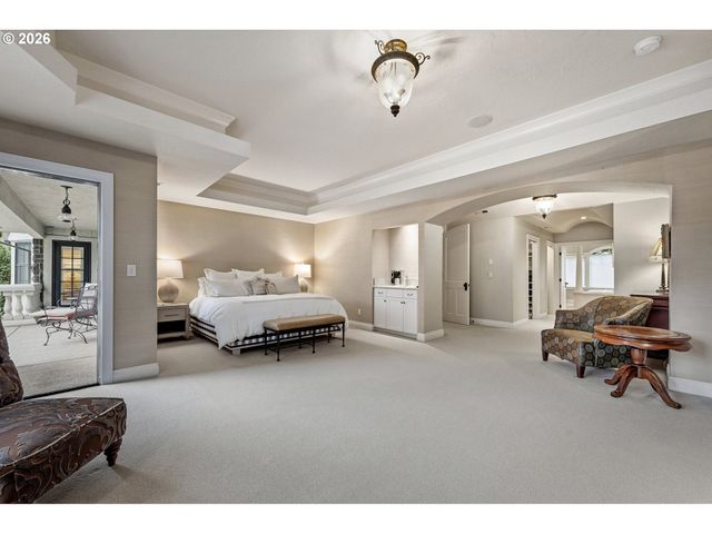 1561 CHANDLER Rd, Lake Oswego, OR 97034