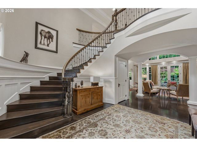 1561 CHANDLER Rd, Lake Oswego, OR 97034