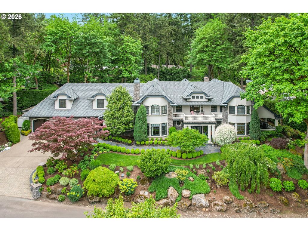 1561 CHANDLER Rd, Lake Oswego, OR 97034