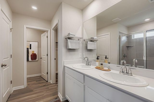 121 Morning Dawn LN, Georgetown, TX 78628