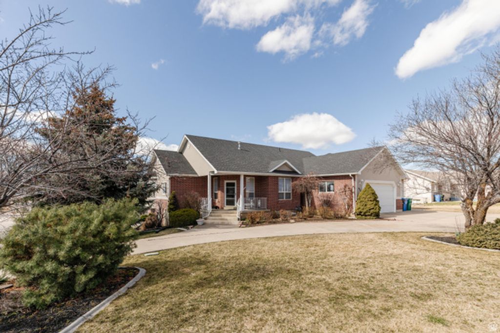 455 N 350 E, Hyde Park, UT 84318