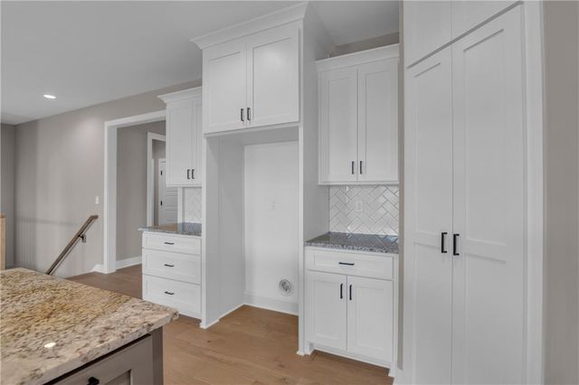 19326 Skyview Lane, Spring Hill, KS 66083