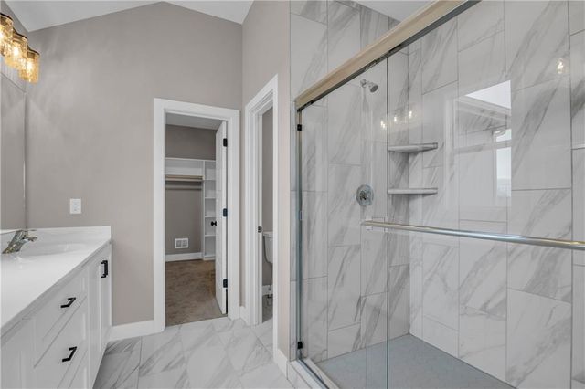 19326 Skyview Lane, Spring Hill, KS 66083