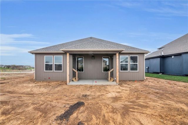 19326 Skyview Lane, Spring Hill, KS 66083