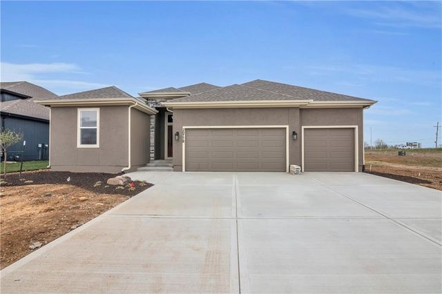 19326 Skyview Lane, Spring Hill, KS 66083