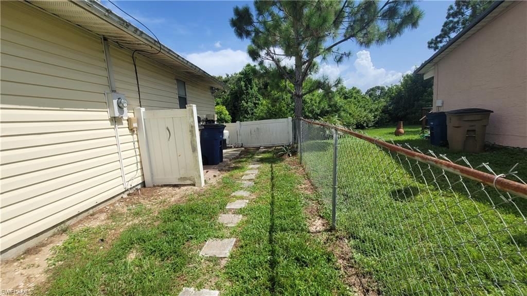 3711 10th ST SW, LEHIGH ACRES, FL 33976 — photo 2