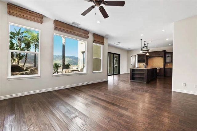 33 Glittering Sky, Aliso Viejo, CA 92656