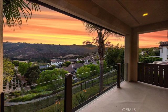 33 Glittering Sky, Aliso Viejo, CA 92656