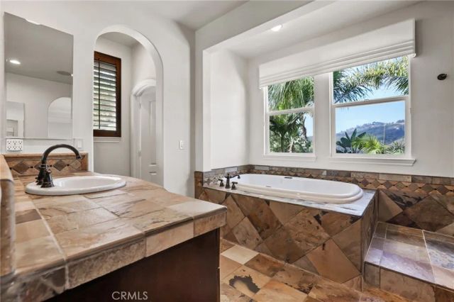 33 Glittering Sky, Aliso Viejo, CA 92656