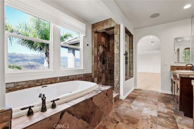 33 Glittering Sky, Aliso Viejo, CA 92656