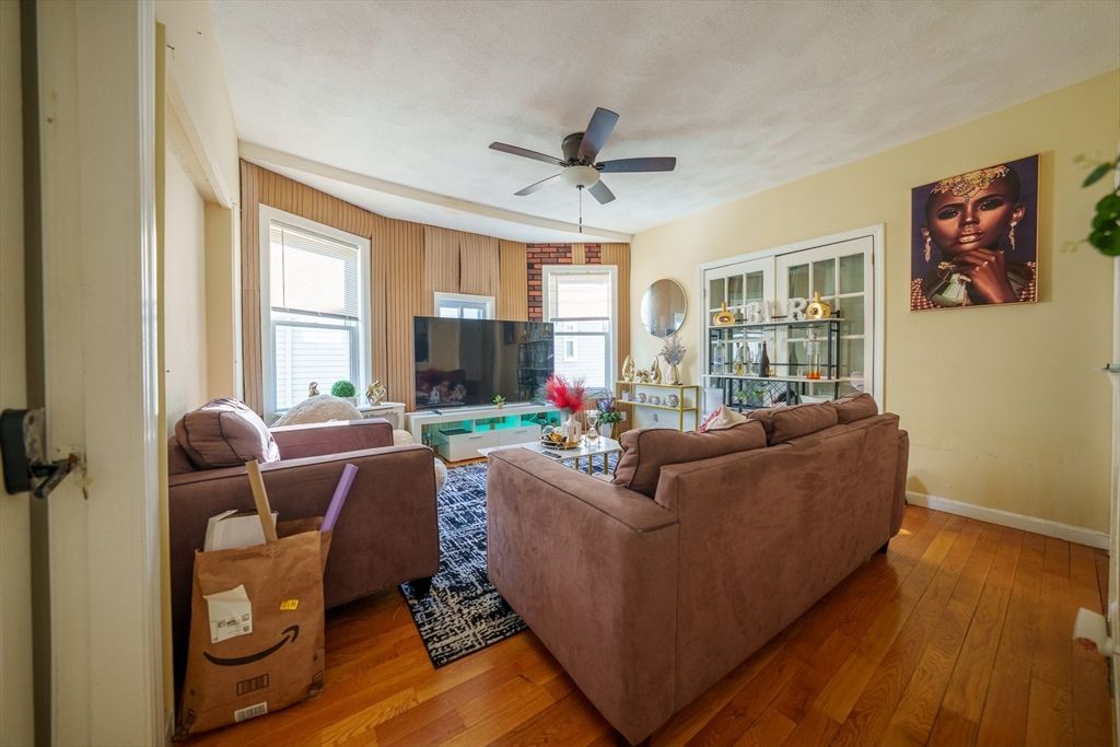 41 Derby St 2, Somerville, MA 02145