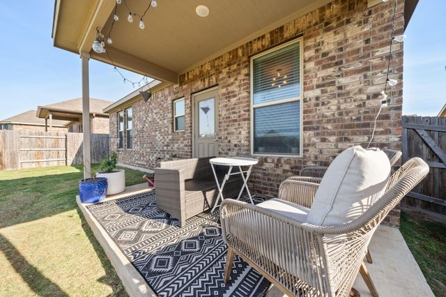 222 Grace Lilly DR, Buda, TX 78610