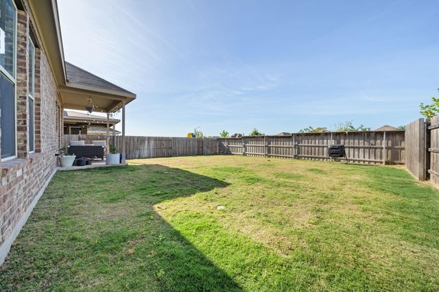 222 Grace Lilly DR, Buda, TX 78610