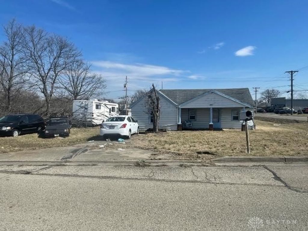 5586 Wadsworth Road, Dayton, OH 45414