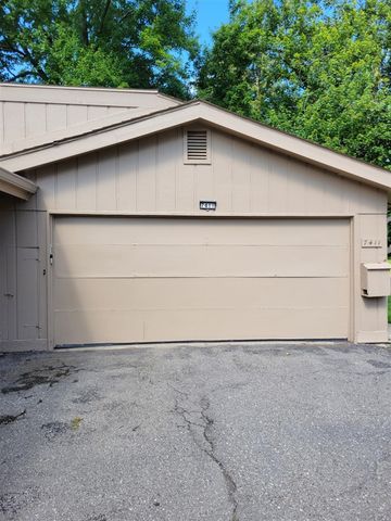 7411 Pebble Point, West Bloomfield, MI 48322