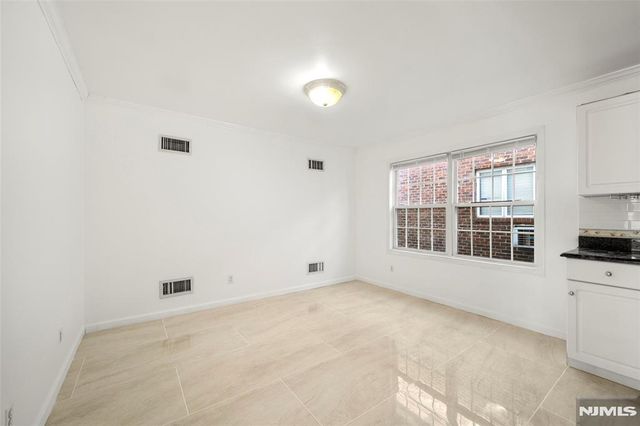 29 Prospect Street, Palisades Park, NJ 07650