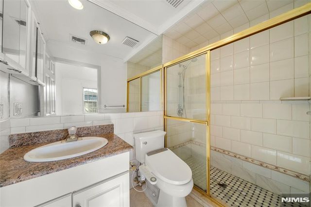 29 Prospect Street, Palisades Park, NJ 07650