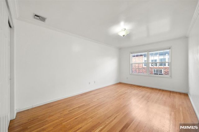 29 Prospect Street, Palisades Park, NJ 07650