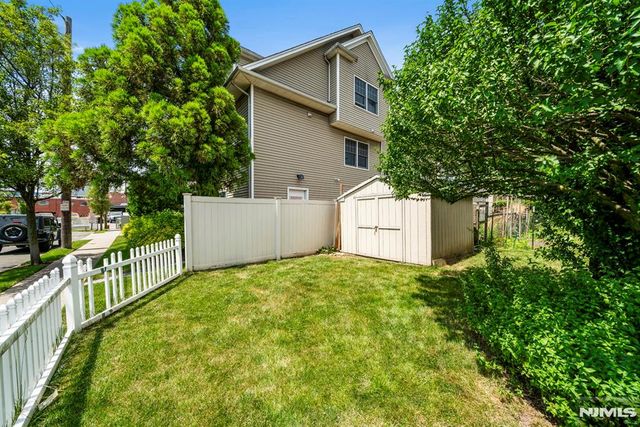 29 Prospect Street, Palisades Park, NJ 07650