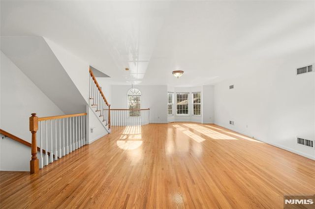 29 Prospect Street, Palisades Park, NJ 07650