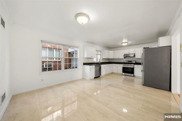 29 Prospect Street, Palisades Park, NJ 07650