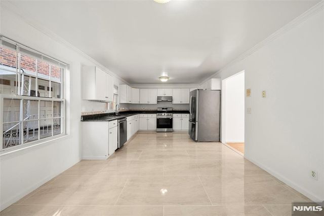 29 Prospect Street, Palisades Park, NJ 07650