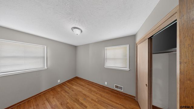 4864 Jaynes Street, Omaha, NE 68104
