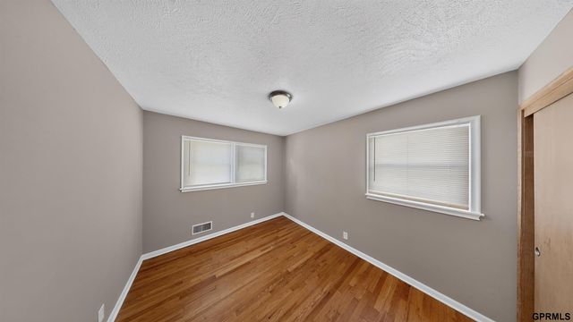 4864 Jaynes Street, Omaha, NE 68104