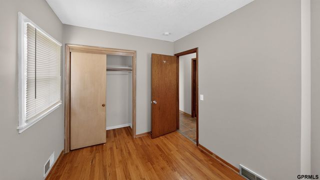 4864 Jaynes Street, Omaha, NE 68104