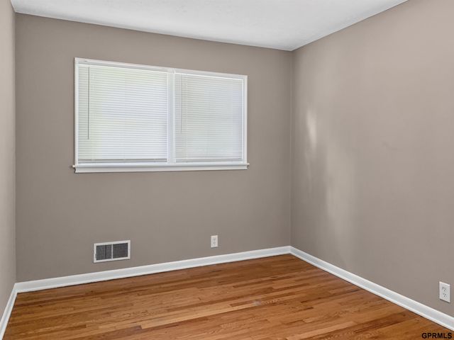 4864 Jaynes Street, Omaha, NE 68104