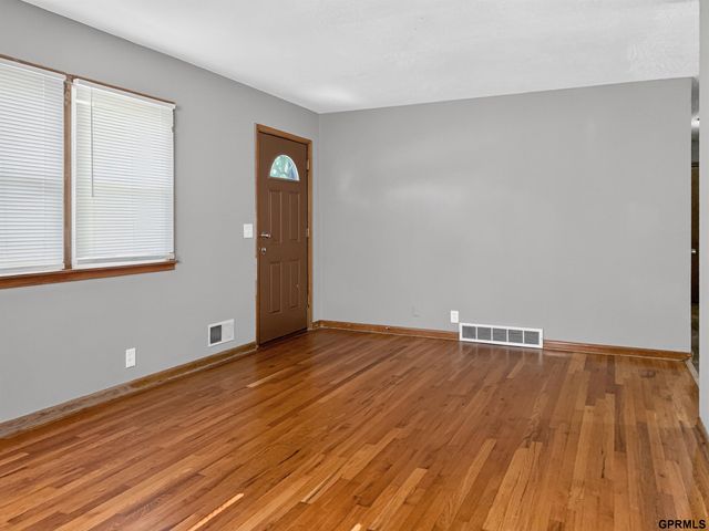4864 Jaynes Street, Omaha, NE 68104