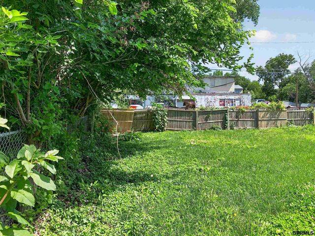 4864 Jaynes Street, Omaha, NE 68104