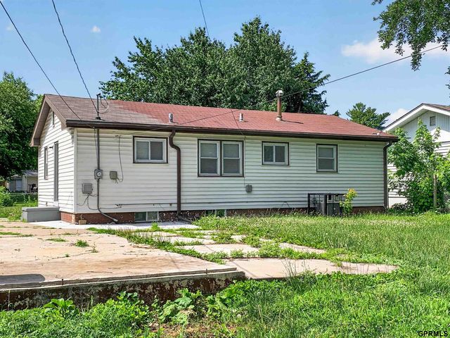4864 Jaynes Street, Omaha, NE 68104