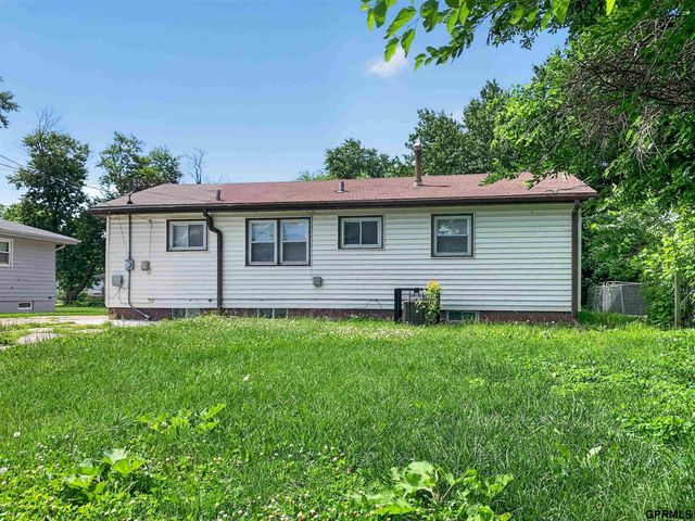 4864 Jaynes Street, Omaha, NE 68104
