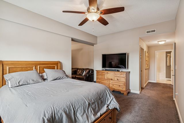 310 E Church Street 101, Libertyville, IL 60048