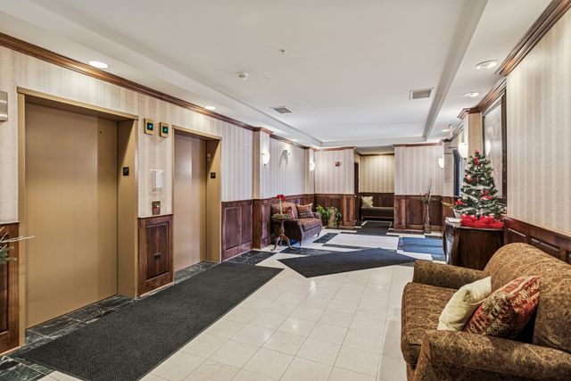 310 E Church Street 101, Libertyville, IL 60048