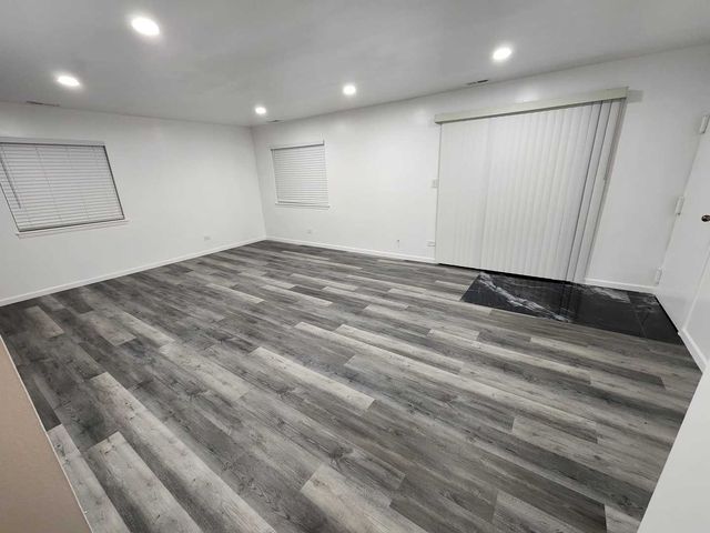 1781 W Algonquin Road 2B, Mount Prospect, IL 60056