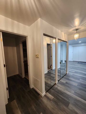 1781 W Algonquin Road 2B, Mount Prospect, IL 60056