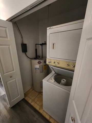 1781 W Algonquin Road 2B, Mount Prospect, IL 60056