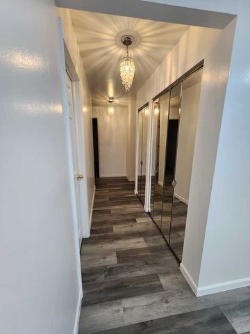 1781 W Algonquin Road 2B, Mount Prospect, IL 60056