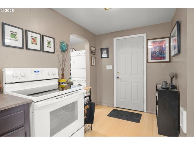97 W 36TH Ave, Eugene, OR 97405