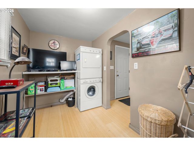 97 W 36TH Ave, Eugene, OR 97405