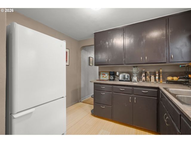 97 W 36TH Ave, Eugene, OR 97405