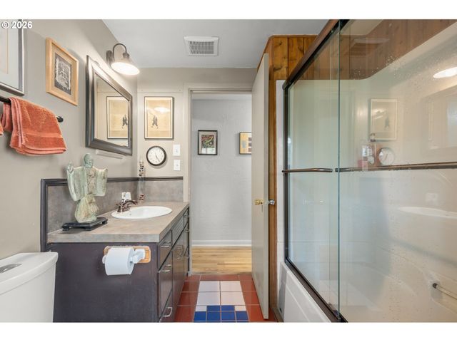 97 W 36TH Ave, Eugene, OR 97405