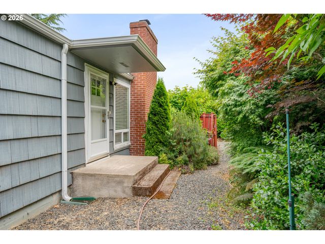 97 W 36TH Ave, Eugene, OR 97405