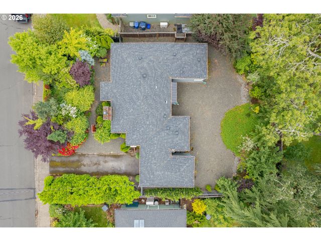 97 W 36TH Ave, Eugene, OR 97405