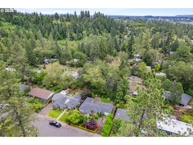 97 W 36TH Ave, Eugene, OR 97405