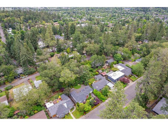 97 W 36TH Ave, Eugene, OR 97405
