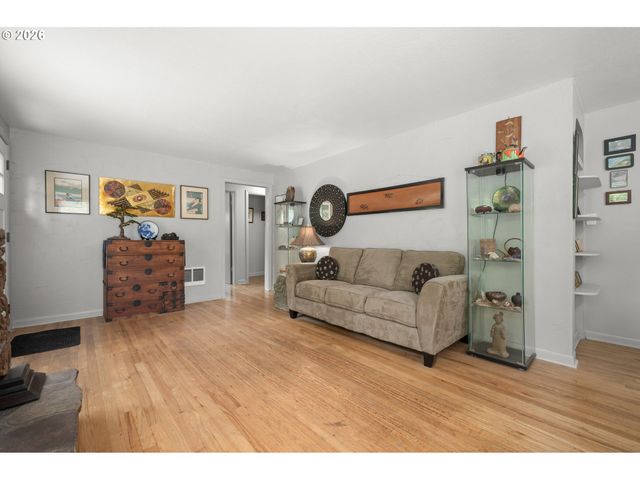 97 W 36TH Ave, Eugene, OR 97405